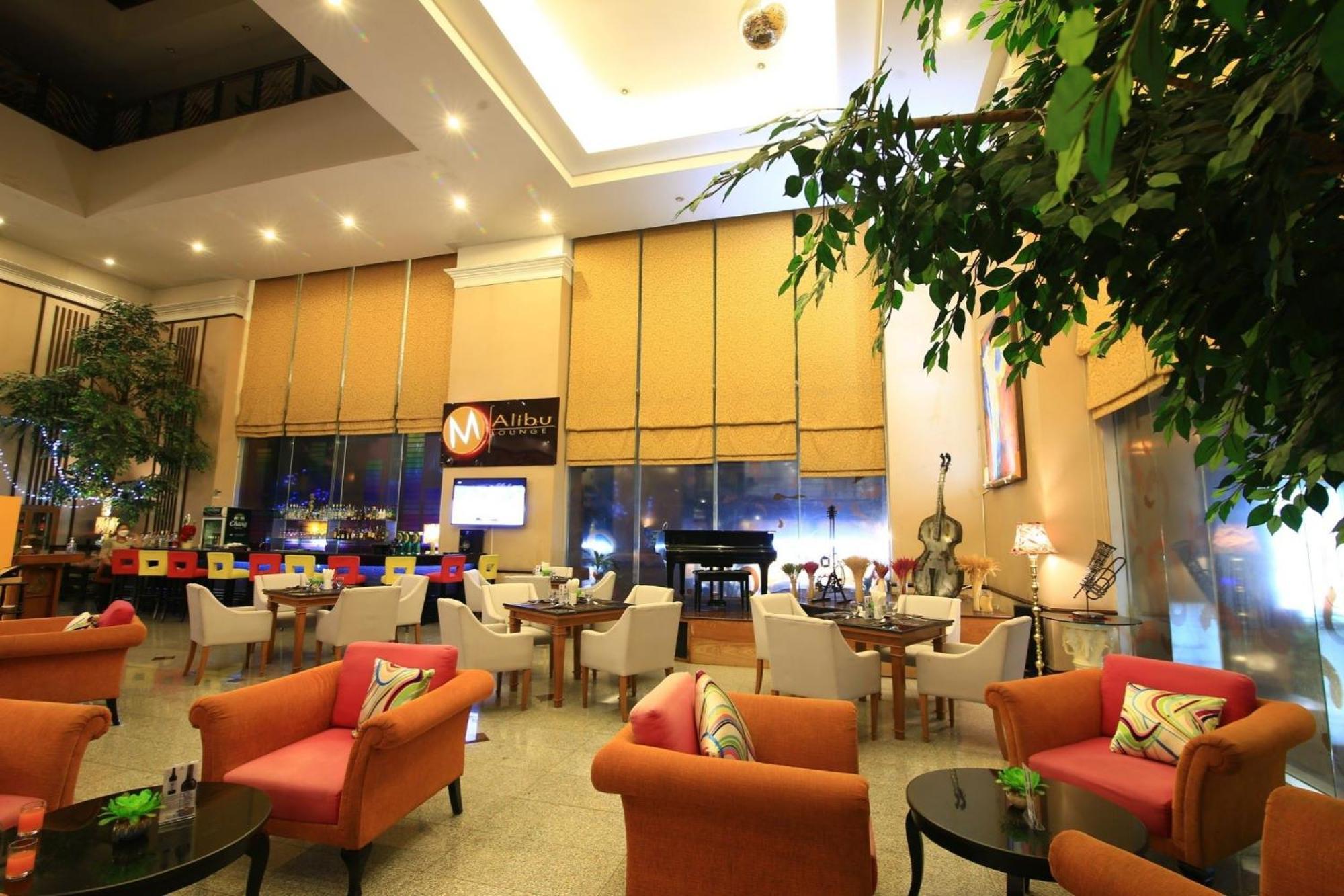 Duangtawan Hotel Chiang Mai — Photos 1